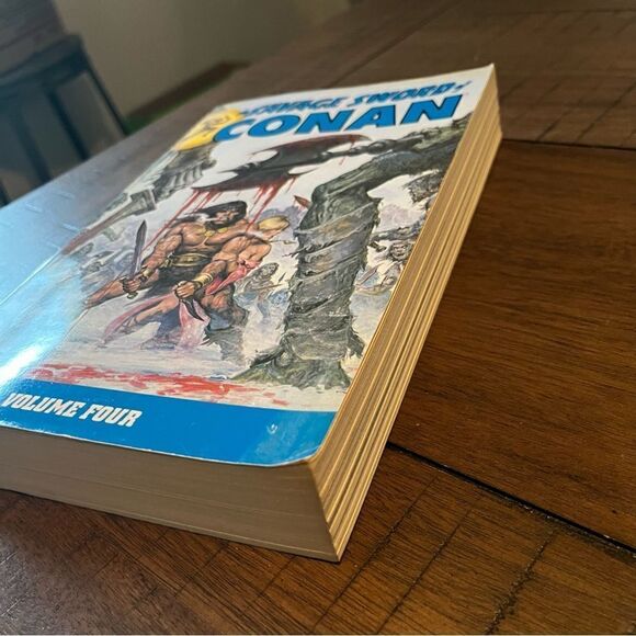 DARK HORSE/MARVEL SAVAGE SWORD OF CONAN VOL 4 Graphic Novel - Picture 3 of 4